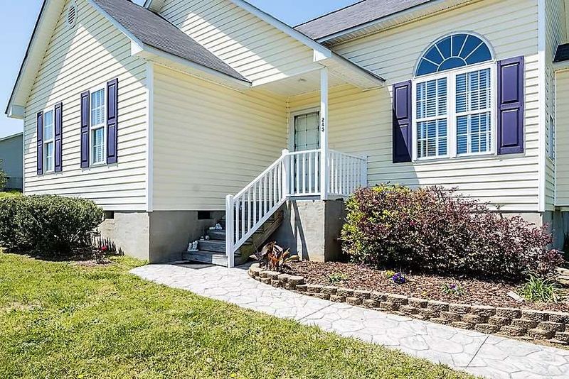 245 Wynnridge Dr, Angier, NC 27501