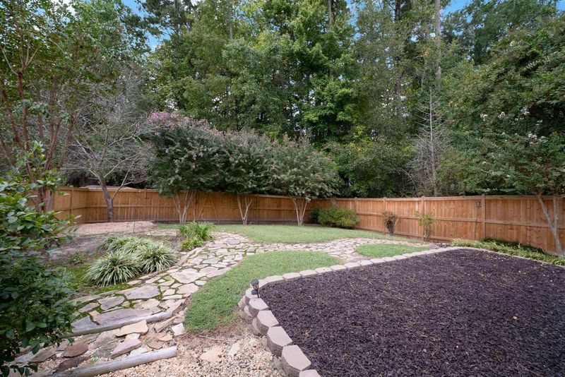2455 Quarry Ridge Ln, Raleigh, NC 27610