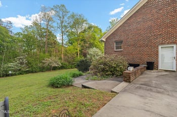 2456 Nealwood Ave, Graham, NC 27253