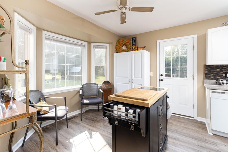 2457 Foxfire Ln, Burlington, NC 27217