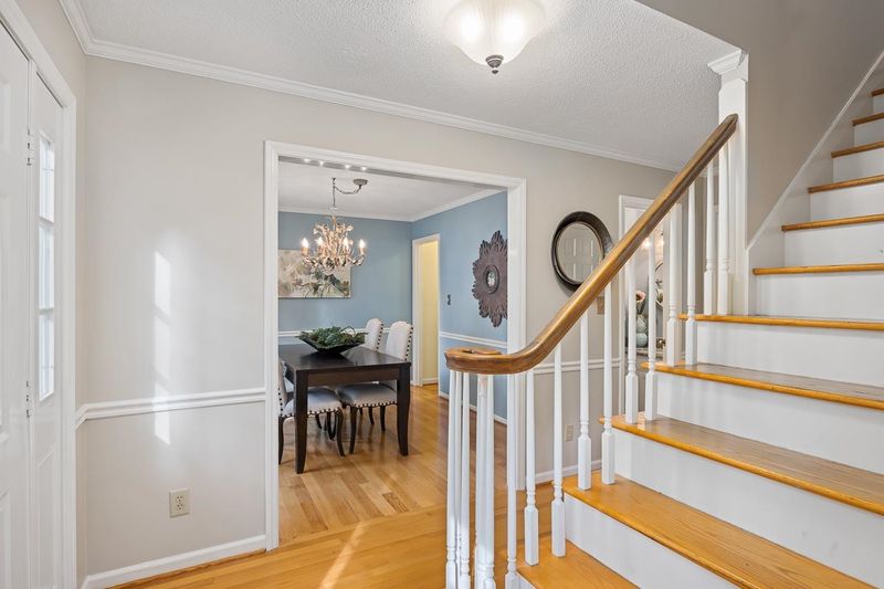 2459 Sedgefield Dr, Chapel Hill, NC 27514