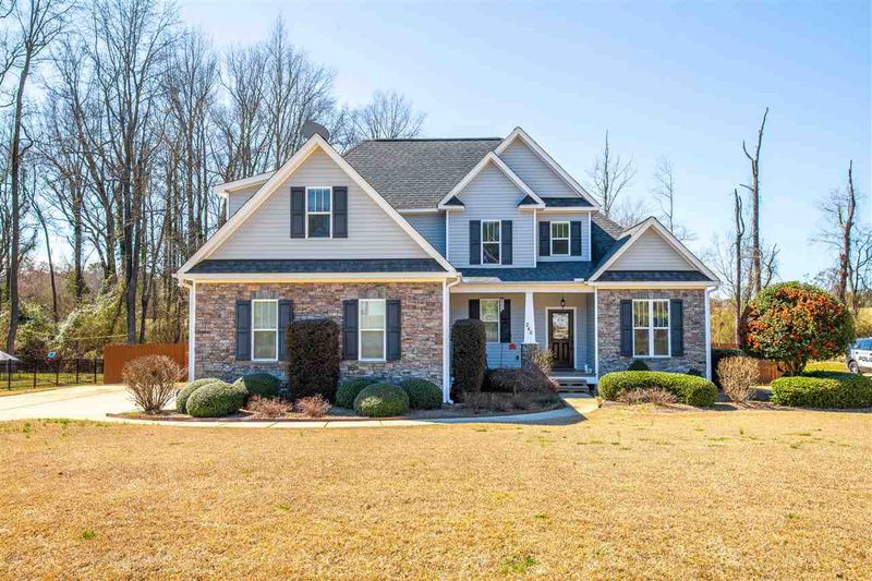 246 Braddock Dr, Lillington, NC 27546