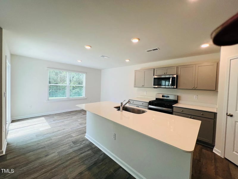 246 Palm Dr, Sanford, NC 27332
