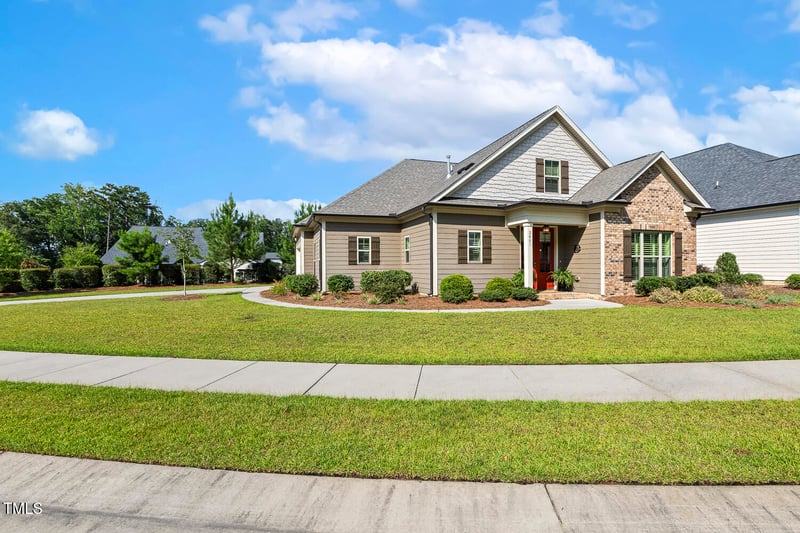 2461 Patriot Bluffs Dr, Fuquay Varina, NC 27526