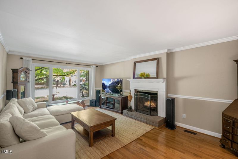 2463 Foxwood Dr, Chapel Hill, NC 27514