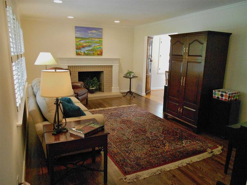 2463 Medway Dr, Raleigh, NC 27608
