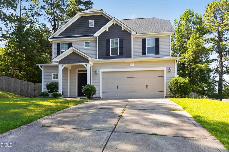 247 Eclipse Dr, Fayetteville, NC 28311