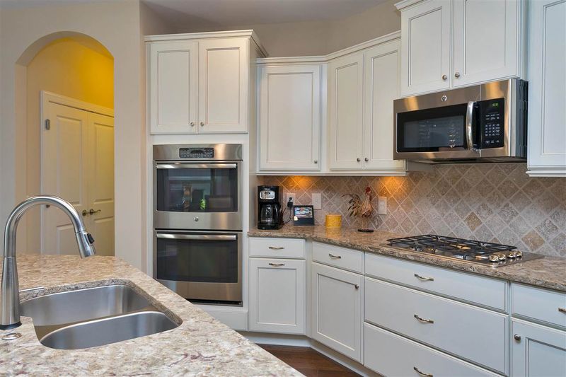 247 Ellisview Dr, Cary, NC 27519