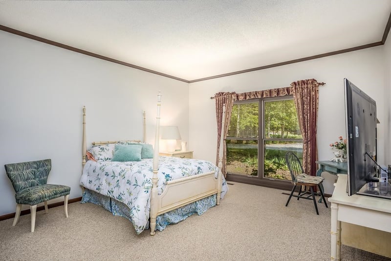 247 Lakeview Dr, Sanford, NC 27322
