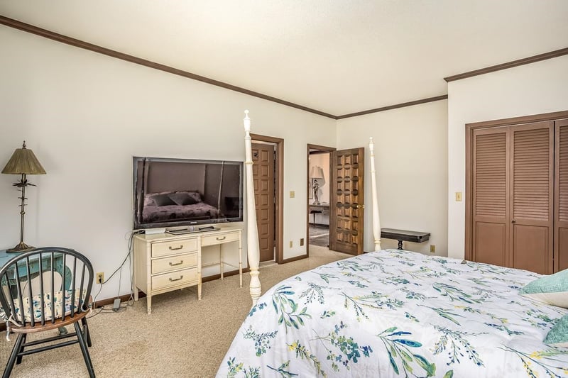 247 Lakeview Dr, Sanford, NC 27322