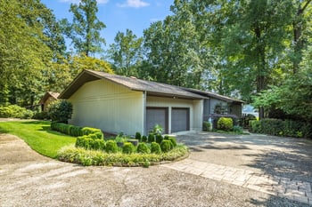 247 Lakeview Dr, Sanford, NC 27322