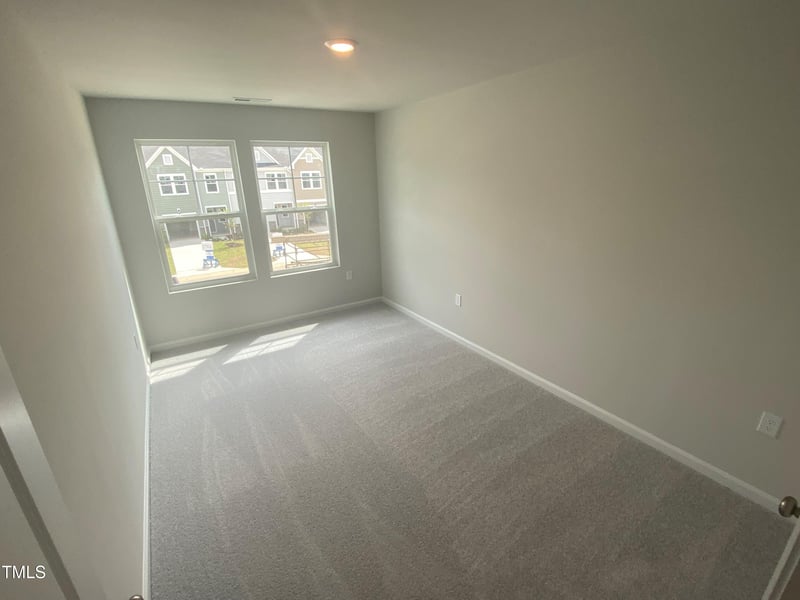 247 Paramount Dr, Smithfield, NC 27577