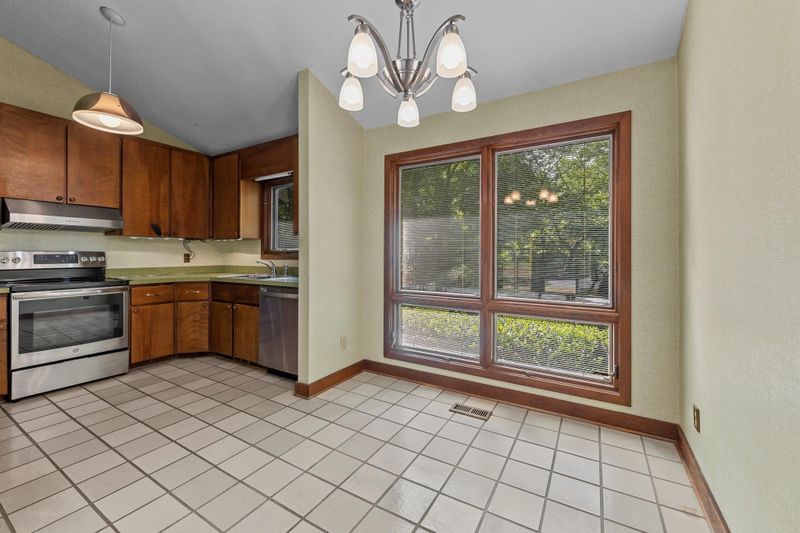 247 Seminole Dr, Chapel Hill, NC 27514