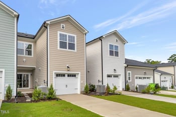 2473 Englemann Dr #368, New Hill, NC 27562