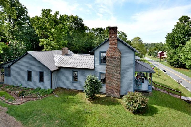 2473 Glencoe St, Burlington, NC 27271