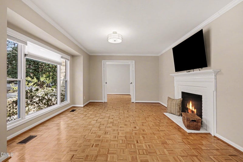 2477 Foxwood Dr, Chapel Hill, NC 27514