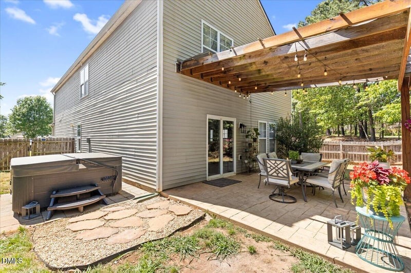 248 Brookhaven Dr, Clayton, NC 27527