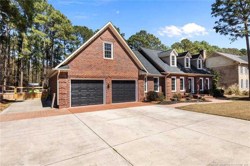 248 Shawcroft Rd, Fayetteville, NC 28311