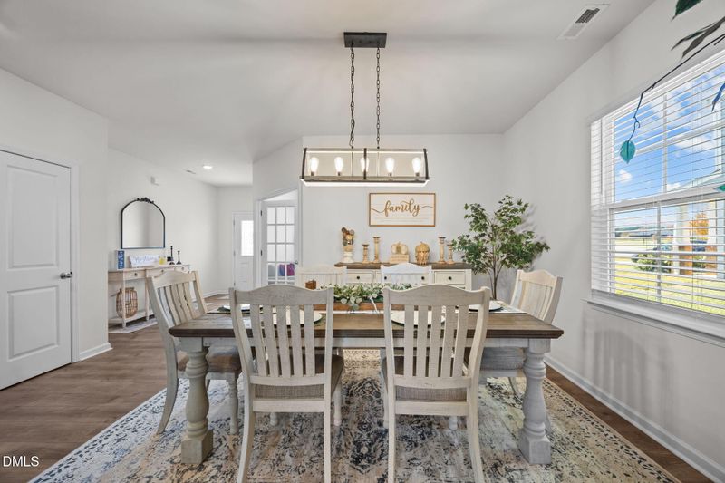 2482 Summersby Dr, Mebane, NC 27302