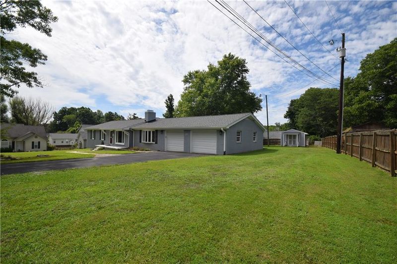 2484 Hoskins Rd, Burlington, NC 27215
