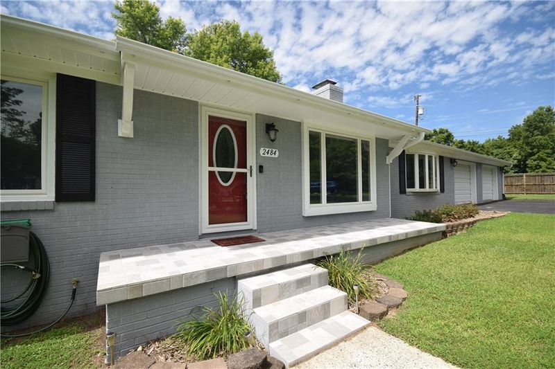 2484 Hoskins Rd, Burlington, NC 27215