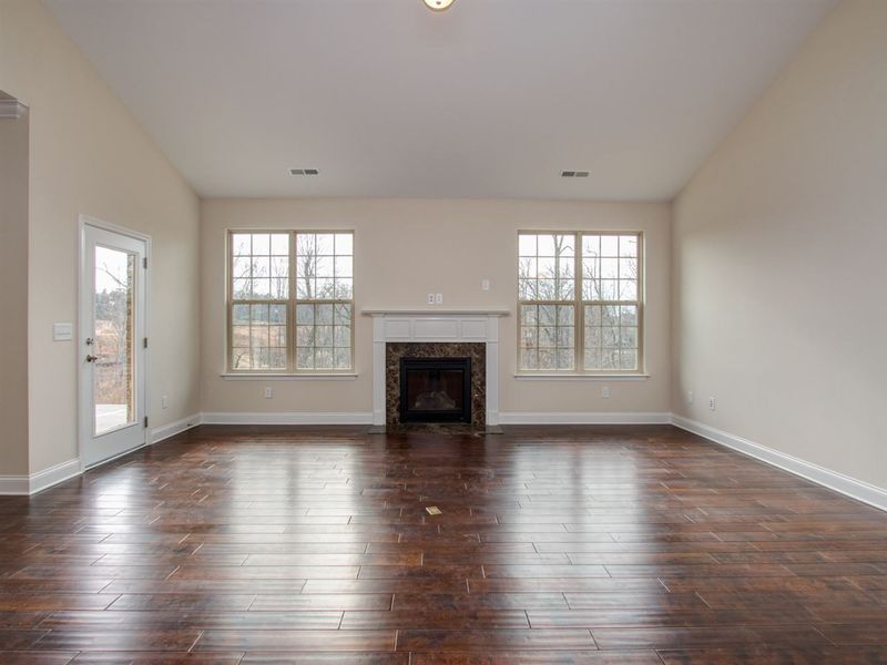 2487 Glenkirk Dr, Burlington, NC 27215