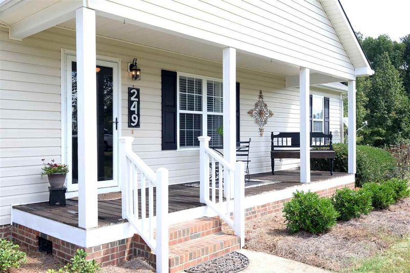 249 Skylar Ln, Four Oaks, NC 27524