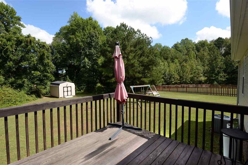 249 Skylar Ln, Four Oaks, NC 27524