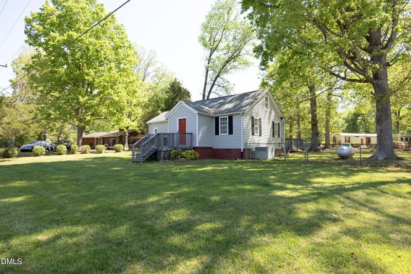 2490 Freshwater Rd, Haw River, NC 27258