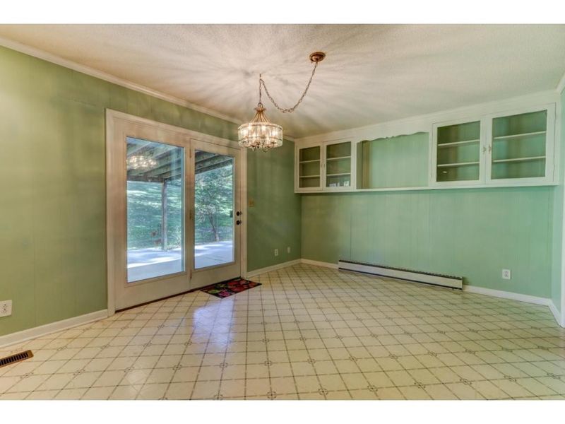 2491 Durham St, Burlington, NC 27217