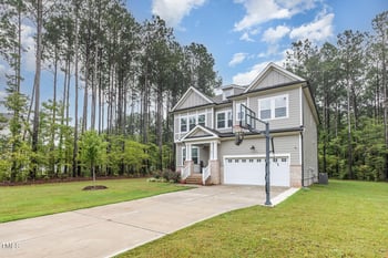 25 Cackling Way, Zebulon, NC 27597