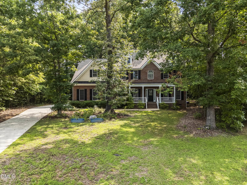 25 Chaucer Ct, Zebulon, NC 27597
