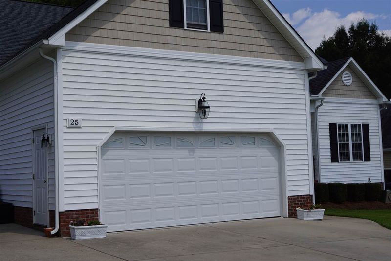 25 Clayton Pointe Dr, Clayton, NC 27520