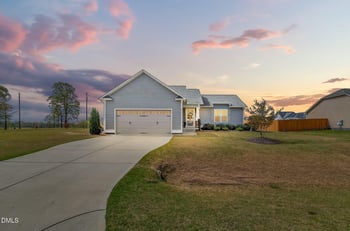25 Cornfield Ln, Benson, NC 27504