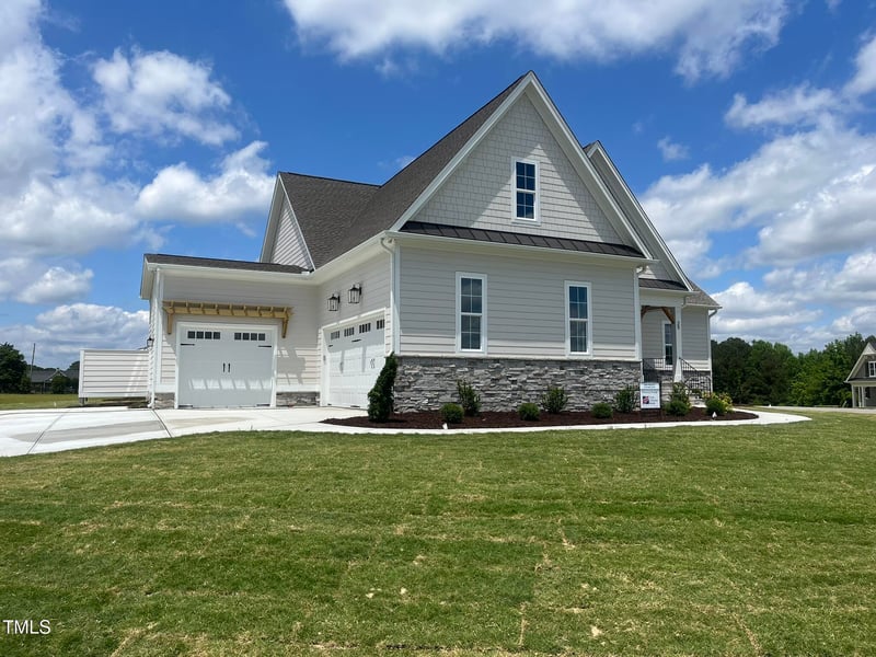 25 Deer Tail Ln, Fuquay Varina, NC 27526