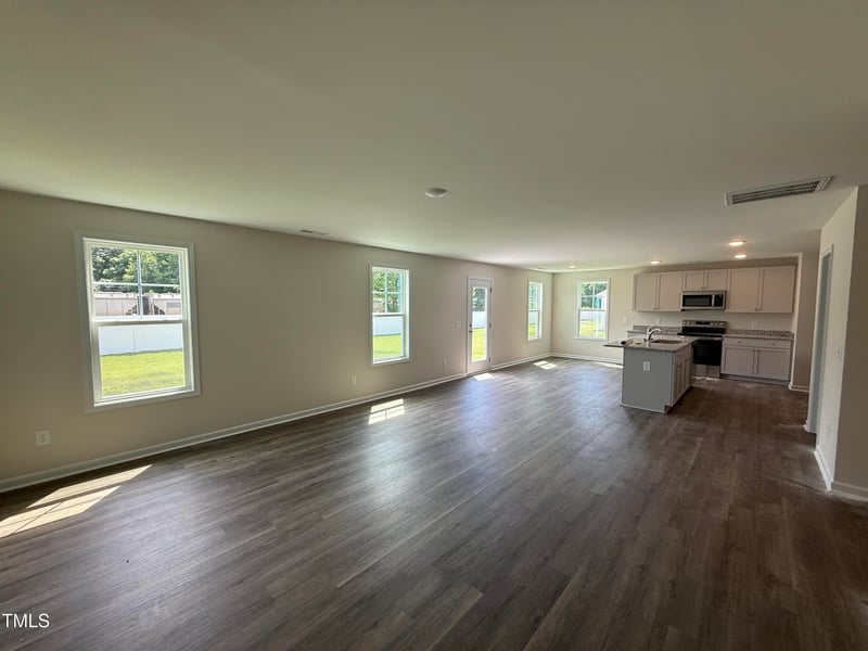 25 Emily Gardens Dr, Selma, NC 27576