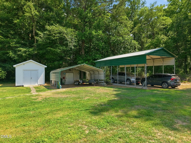 25 Eugene Jernigan Rd, Dunn, NC 28334