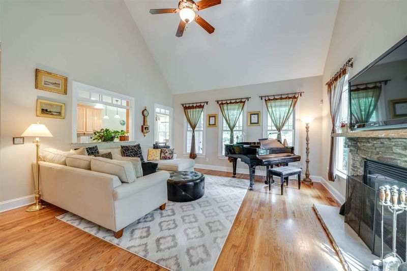 25 Griffis Ct, Youngsville, NC 27596