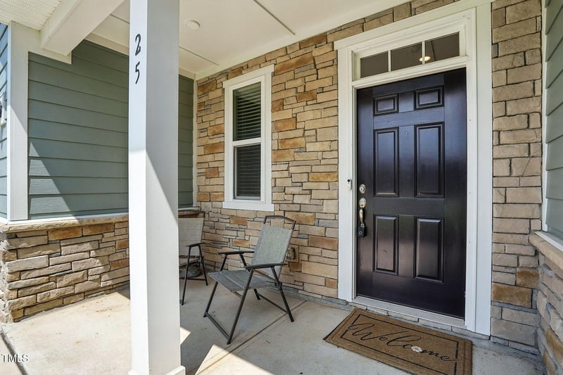 25 Harlow Ct, Fuquay Varina, NC 27526