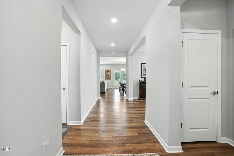 25 Harlow Ct, Fuquay Varina, NC 27526