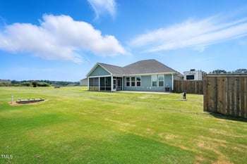25 Harlow Ct, Fuquay Varina, NC 27526