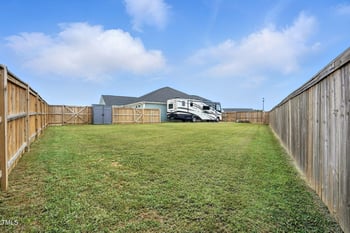 25 Harlow Ct, Fuquay Varina, NC 27526