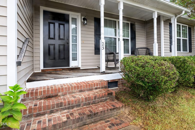 25 Lawrence Ct, Smithfield, NC 27577