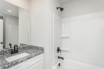 25 Neuse Hollow Ct, Clayton, NC 27527