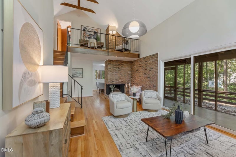 25 Oakwood Dr, Chapel Hill, NC 27517