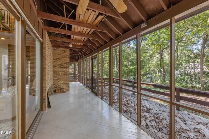 25 Oakwood Dr, Chapel Hill, NC 27517