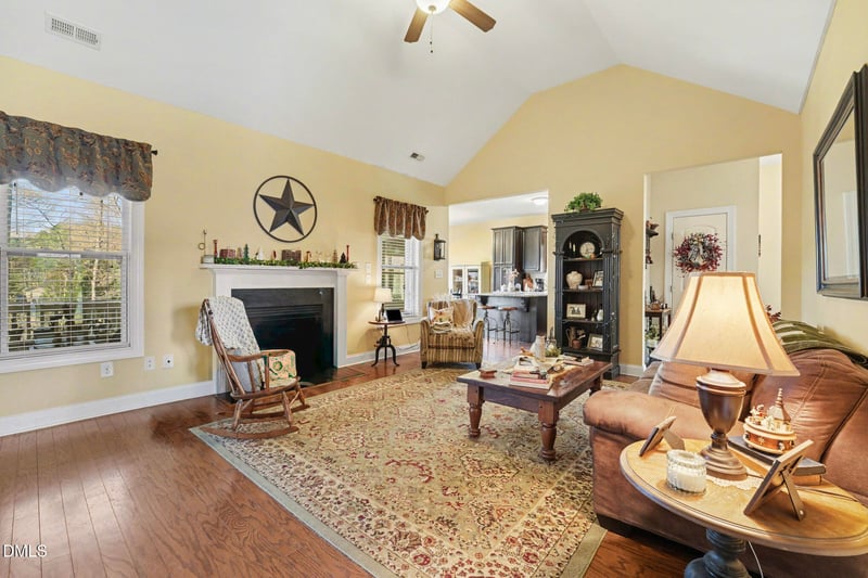 25 Walnut View Ct, Youngsville, NC 27596