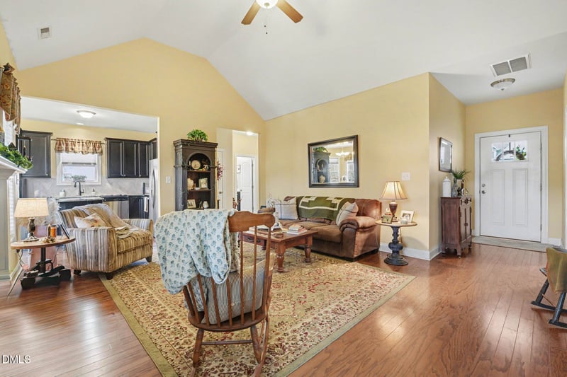 25 Walnut View Ct, Youngsville, NC 27596