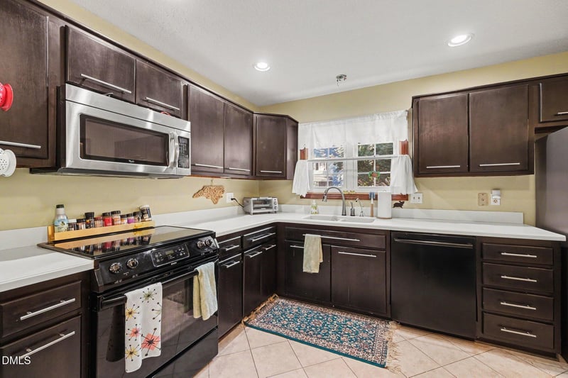 25 Willow Bridge Dr, Durham, NC 27707
