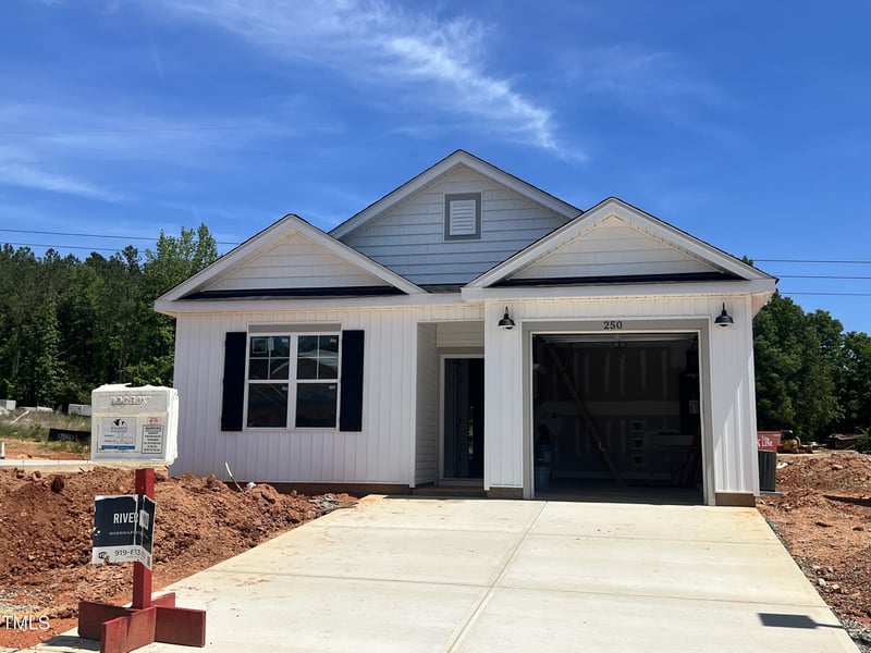 250 Bluejay St, Clayton, NC 27520